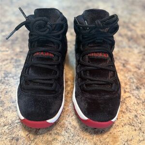 Jordan Retro 11 Bred Velvet (PS) Size 13C